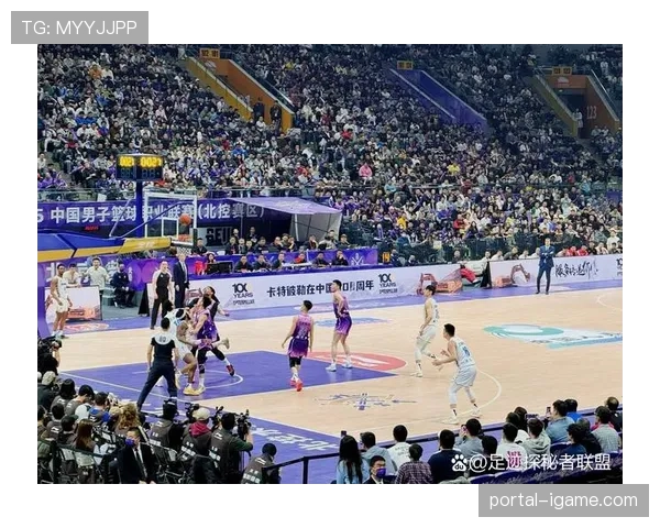 关键时刻,现场大屏幕展示的“关键对位攻防效率”数据如何影响主场观众声浪 关键时刻,现场大屏幕展示的“关键对位攻防效率”数据如何影响主场观众声浪